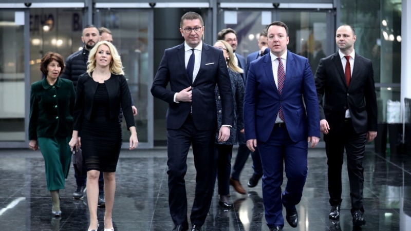 Независните пратеници од ВМРО-ДПМНЕ сакаат дебата со Мицкоски