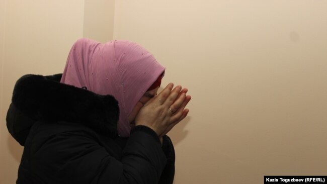 Дария Нышанова плачет после приговора. Алматы, 27 января 2020 года.