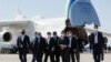 Президент України Володимир Зеленський та інші високопосадовці зустрічають літак «Мрія», Гостомель, Київська область, 23 квітня 2020 року