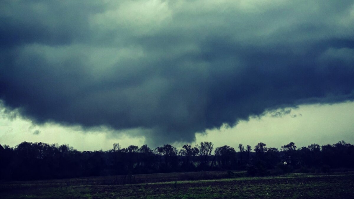 Snažan tornado pogodio jug Češke