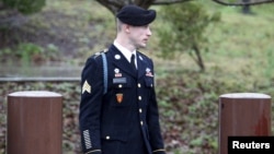 U.S. Army Sergeant Bowe Bergdahl leaves the courthouse after an arraignment hearing for his court-martial in Fort Bragg, North Carolina, in December 2015.