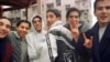 جوانان ایرانی در پارکی در تهران.(عکس: AFP)
