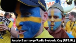 Швеция құрамасының жанкүйерлері. Киев, 19 маусым 2012 жыл