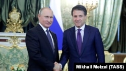 Presidenti rus Vladimir Putin dhe kryeministri italian Giuseppe Conte.