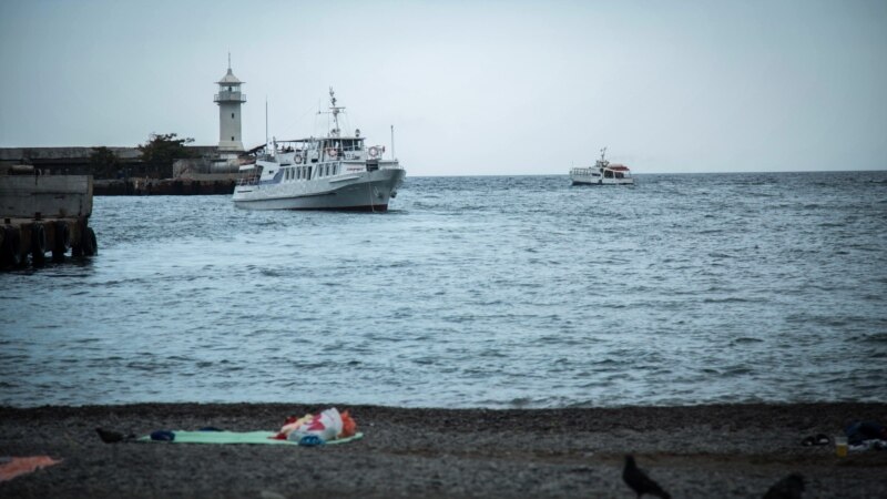 На восьми пострадавших от стихии пляжах Ялты водолазы обследуют дно – власти
