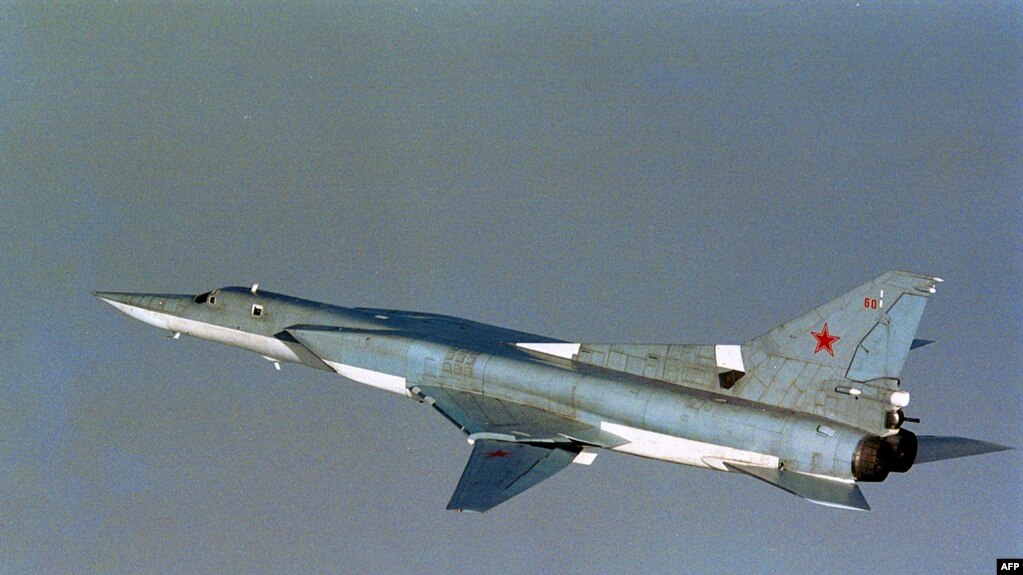Ресейлік Ту-22М бомбалаушы ұшағы. 2007 жылғы сурет. 1 маусымдағы шабуыл кезінде осы ұшақтың бірнешеуі жойылды.