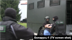 Скріншот репортажу державного телебачення Білорусі про затриманих бойовиків «ПВК Вагнера» під Мінськом 29 липня 2020 року