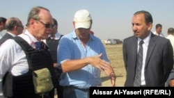 سفير هولندا في العراق هاري مولينار في زيارة للنجف