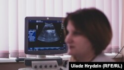 Dr. Iryna Kazlouskaya working at the "no-abortion" hospital in Belarus.