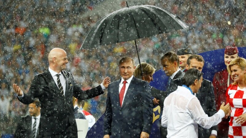«С понтом под зонтом» – из соцсетей об итогах Чемпионата мира по футболу