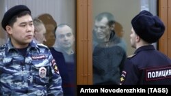Сергей Озеров, Олег Дмитриев и Олег Иванов (слева направо) в зале суда. Январь 2019 года