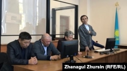 Жарылкасын Акжанов, подсудимый в суде по делу о гибели журналистки Айзат Абдисамат, выступает в суде с последним словом. Актобе, 18 октября 2018 года.