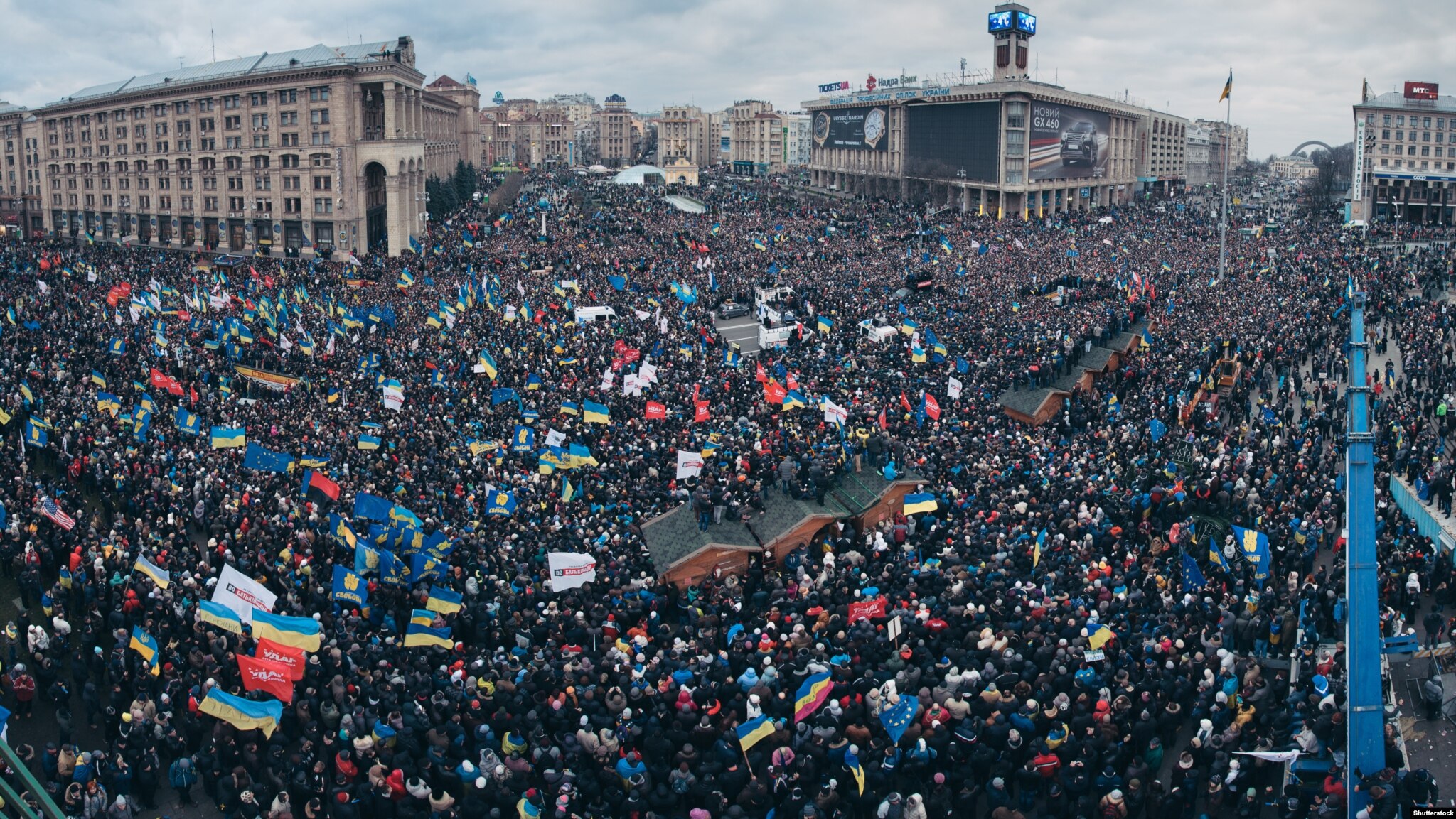 Una veduta di Piazza Indipendenza a Kiev il 1° dicembre 2013
