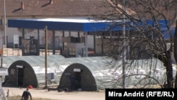 Šatori kod Višegrada na istočnoj granici Bosne i Hercegovine blizu graničnog prelaza ka Srbiji, 20. mart 2020. 