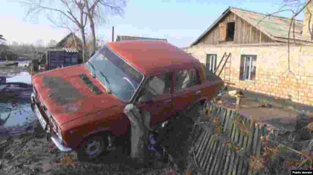 Наурыздың 31-іне қараған түні Қарағанды облысы&nbsp;Бұқар жырау ауданындағы Көкпекті су қоймасы бөгеті бүлінді. Төтенше жағдайлар министрлігі қойма маңындағы Көкпекті ауылының 100-ге жуық үйін су басып, 5 адам қаза болғаны туралы хабарлады.