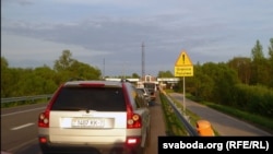 Чарга на мяжы Беларусі і Польшчы. Ілюстрацыйнае фота