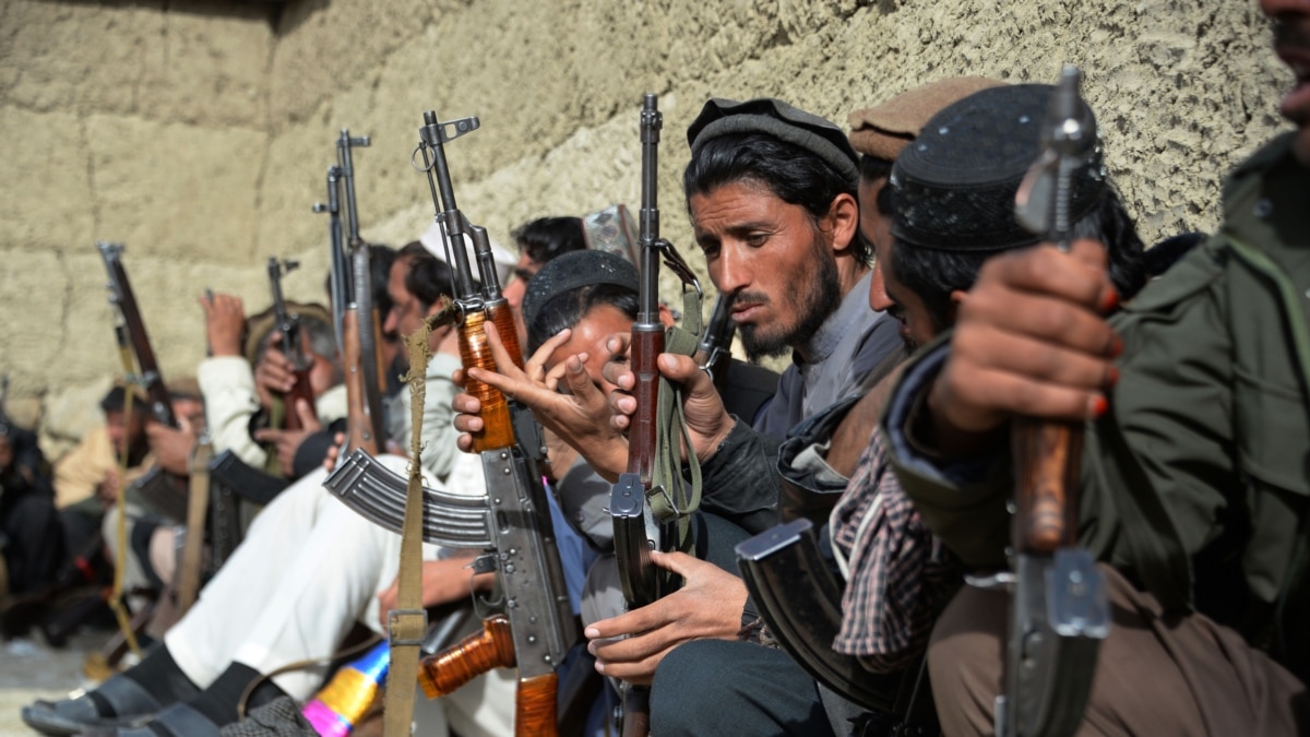 Hundreds Displaced By Taliban, IS Clashes In Afghanistan