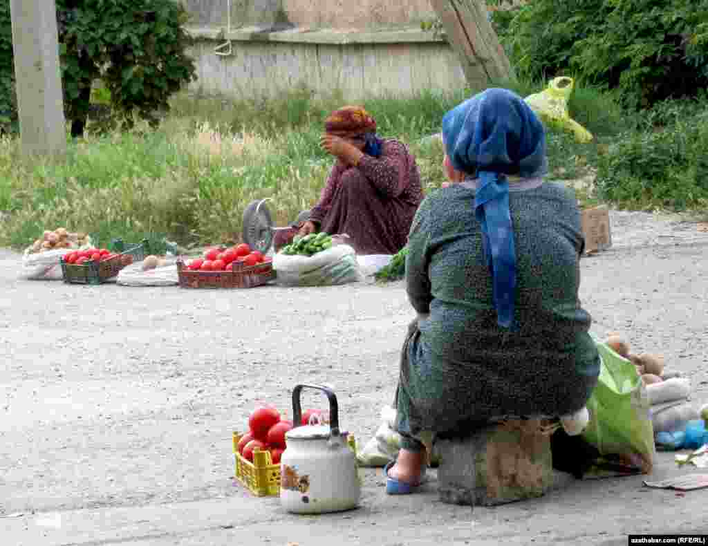 Уличные торговцы, Ашхабад 