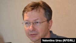 Veaceslav Negruța, în studioul Europei Libere de la Chișinău