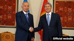 Президенттер Ислам Каримов менен Алмазбек Атамбаев, Бишкек, 12-сентябрь, 2013. 