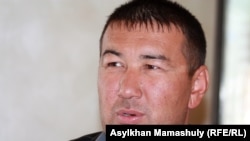 Берик Атабаев, нефтяник, житель Шетпе, на суде в Актау, 20 апреля 2012 года.