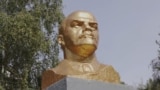 Ленин жил, жив и будет жить: несколько украинских сёл избежали декоммунизации