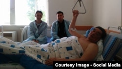 Рамазан Есергепов на больничной койке после получения ножевого ранения. Жамбылская область, 15 мая 2017 года.