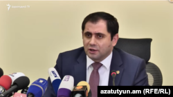 Министр территориального управления и инфраструктур Сурен Папикян на пресс-конференции, Ереван, 23 декабря 2019 г.