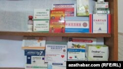 "Näsaglyk kän, dermanlar gymmat" diýip, Azatlygyň söhbetdeşleri aýdýar.