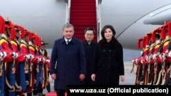 Президент Узбекистана Шавкат Мирзияев и его супруга в ходе государственного визита в Южную Корею.