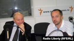 Михайло Соколов (праворуч), політичний оглядач російської служби Радіо Свобода