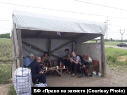 Здесь умер мужчина, и здесь до утра 12 июня ночевали люди