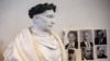 Бюст Владимира Путина в образе римского императора в мастерской Академии художеств в Петербурге