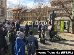 Біля пам’ятника Тарасові Шевченку на площі Кінських, Прага, 9 березня 2019 року