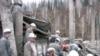 Спасатели разыскивают оставшихся в живых в развалинах шахты "Распадская".