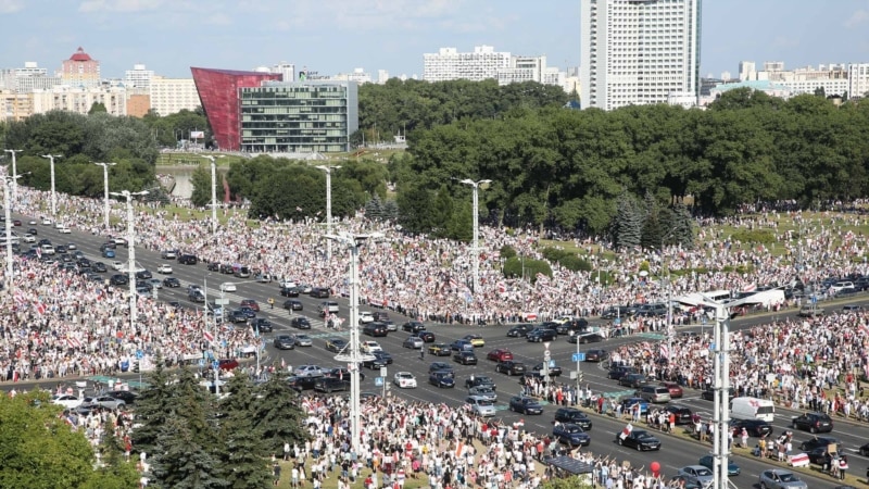 Сотні тысяч выйшлі на Марш Свабоды, Лукашэнка заявіў, што ўладу не аддасьць. Найважнейшае за 16 жніўня