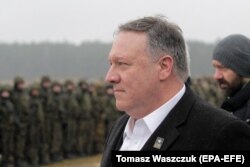 Майк Помпео на военной базе Бемово в Польше