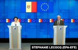 Прем’єр-міністр Молдови Наталія Гаврилиця і верховний представник Євросоюзу з питань закордонних справ і політики безпеки Жозеп Боррель під час спільної пресконференції. Брюссель, 28 жовтня 2021 року