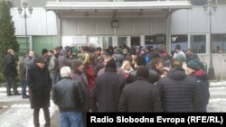 Синдикалци протестираат против одлуките на разрешениот претседател на ССМ, Живко Митревски во јануари, годинава.