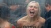 Оголена Femen у Києві «привітала» Путіна з днем народження