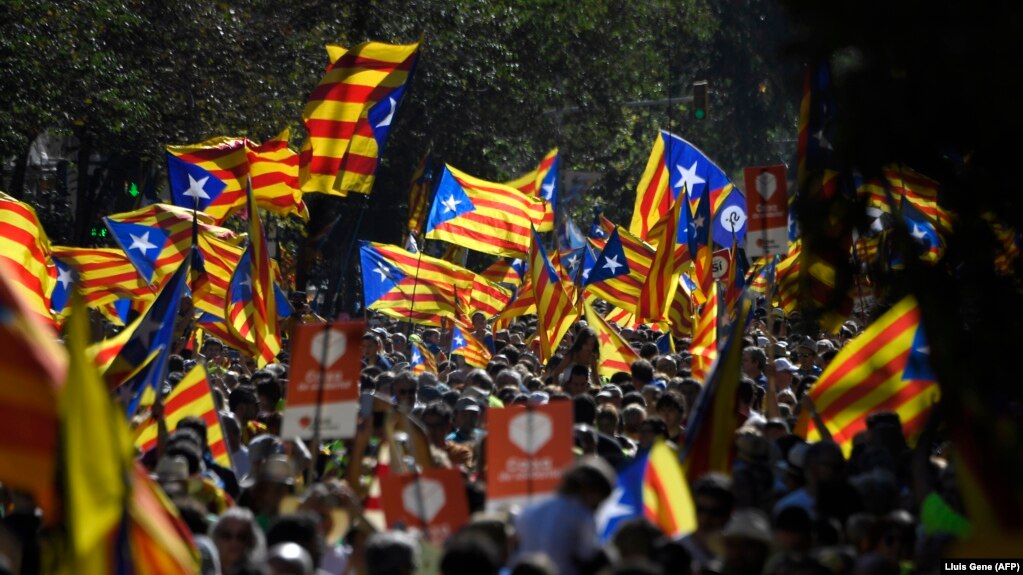 В Каталонии пообещали провести мирный референдум