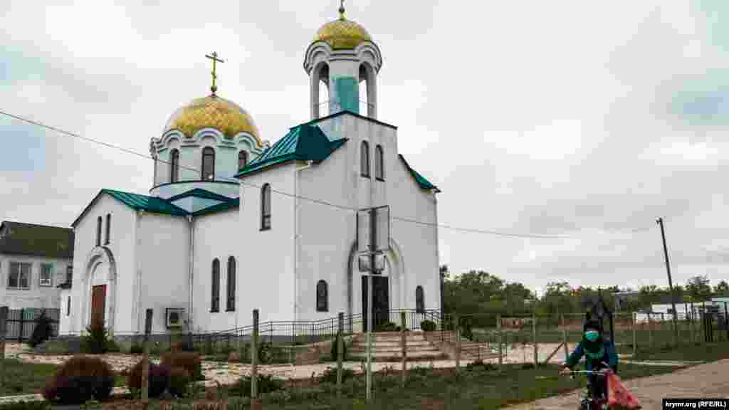 Православный храм иконы Божией матери &laquo;Призри на смирение&raquo; возвели на краю села