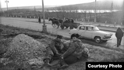 Снимок времен войны в Приднестровье (из архива корреспондента Радиостанции Свободная Европа Дмитрия Борко)