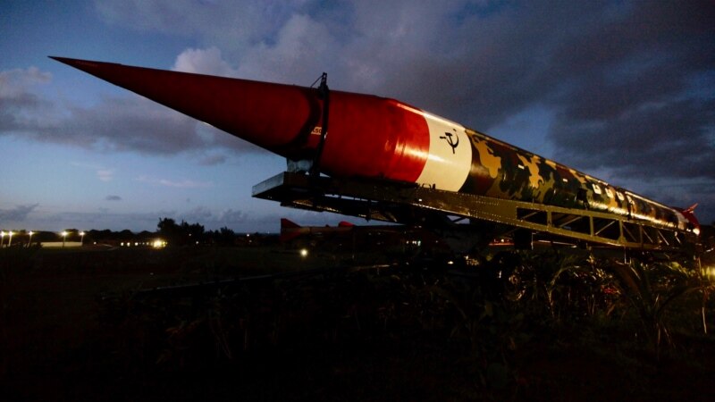 Путин: Ресей орта қашықтыққа ұшатын ракета шығаруды қайта бастауы керек