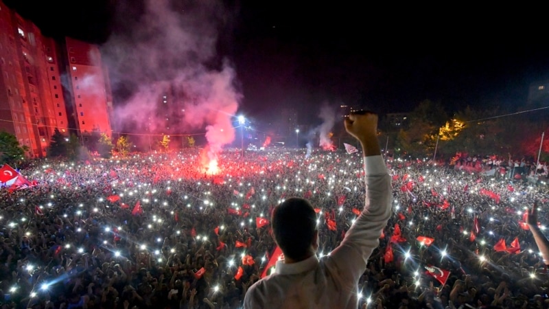 Стамбулдагы шайлоодо оппозиция жеңди
