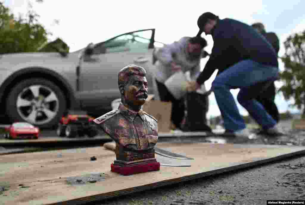 A bust of Soviet leader Josef Stalin is displayed for sale at a local flea market in the Siberian city of Omsk. (Reuters/Aleksei Malgavko)