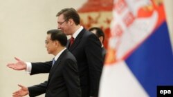 Sve dugotrajnije prijateljstvo - Li Kećing, premijer Kine, i Aleksandar Vučić, predsednik Srbije, prilikom susreta u Pekingu 26. novembra 2015.