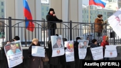 Боис Немцовны искә алу митингында Марсель Шәмсетдинов чыгыш ясый