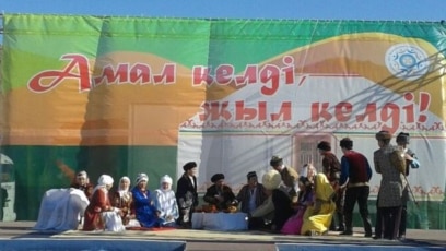 Ұйықтап жатқан қыздар порно