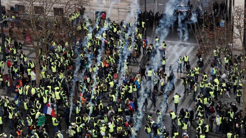 Во Франции во время новых акций протеста задержаны почти 1400 человек